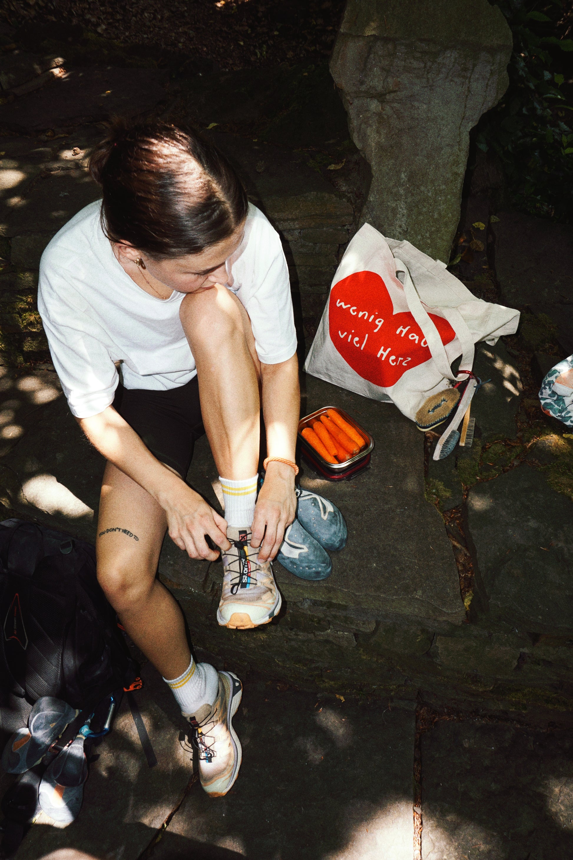 ClimbOn Jutebeutel mit humorvollem Kletterspruch "Wenig Haut, viel Herz" – Must-have für Boulderfans.